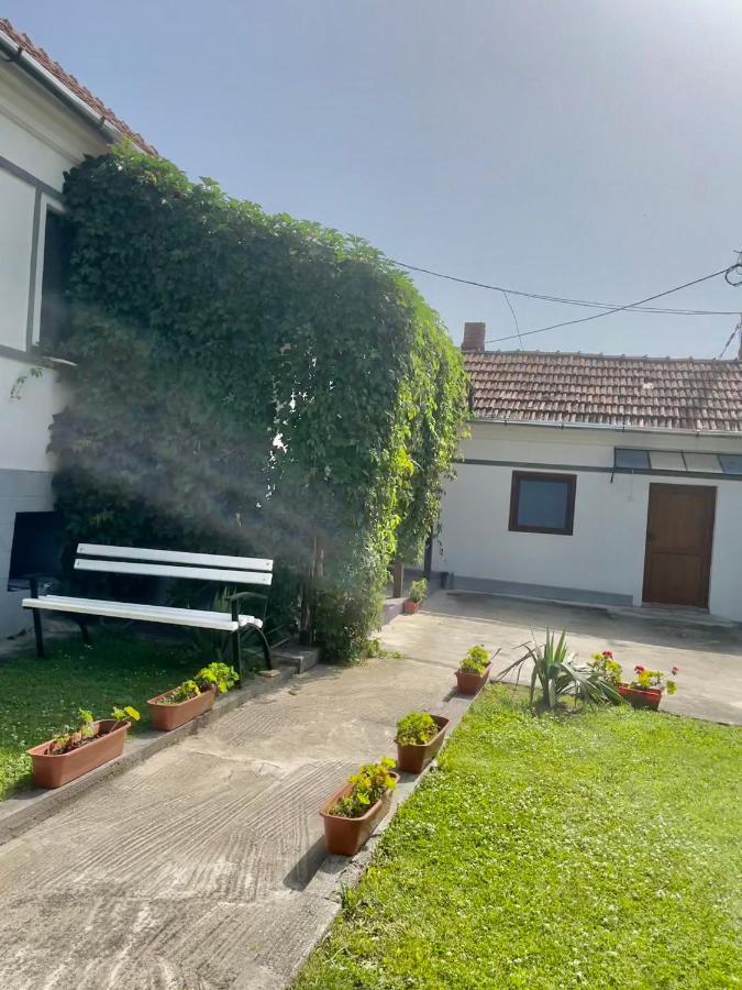 Casa De Sub Deal Densus Екстериор снимка